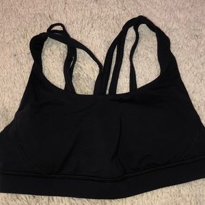 black lululemon sports bra